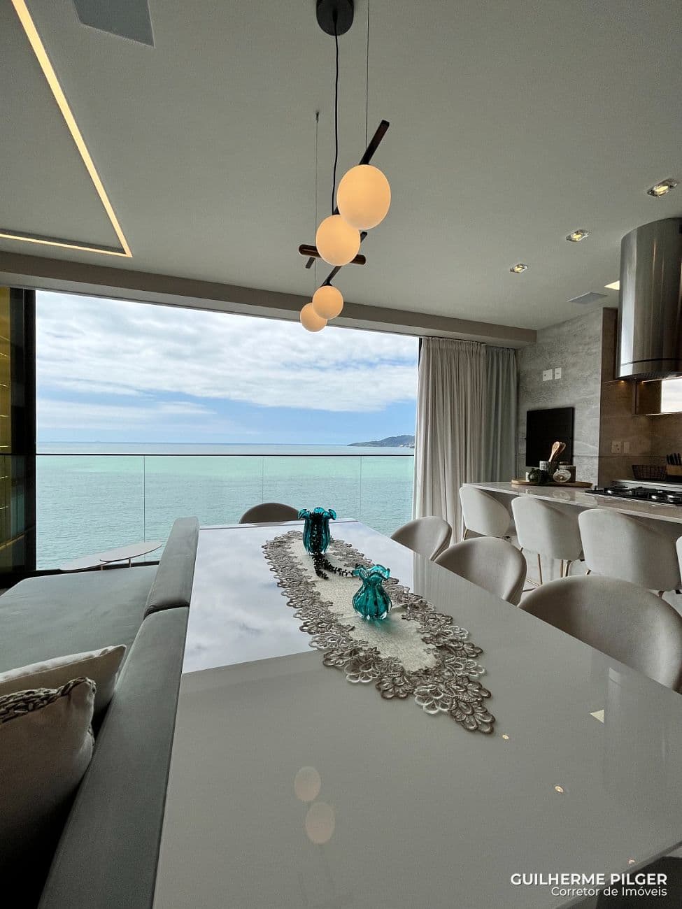 Apartamento no Ed. Lac Léman Residence em Porto Belo — foto 1