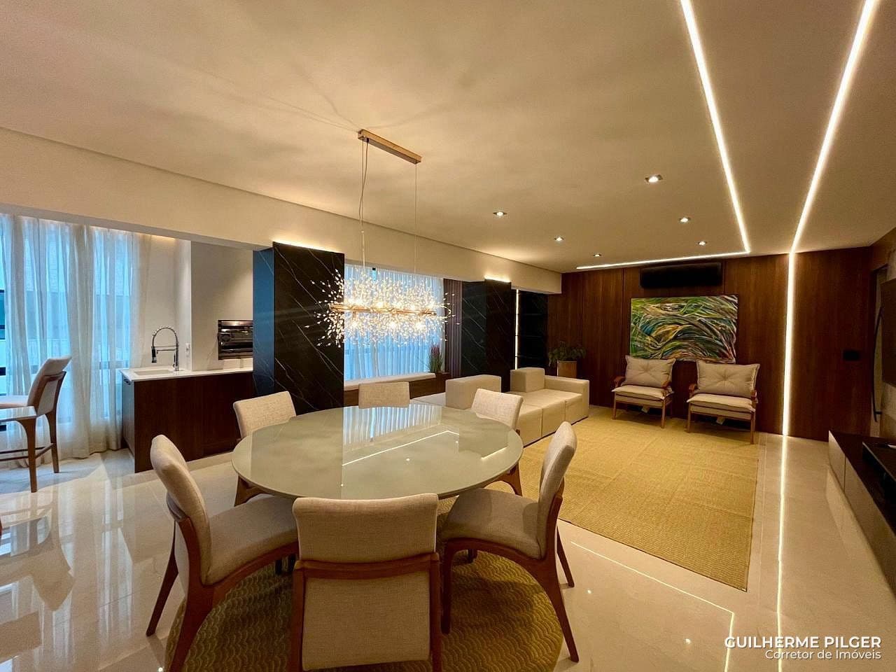 Apartamento no Ed. Adolfo Blase em Balneário Camboriú — foto 1