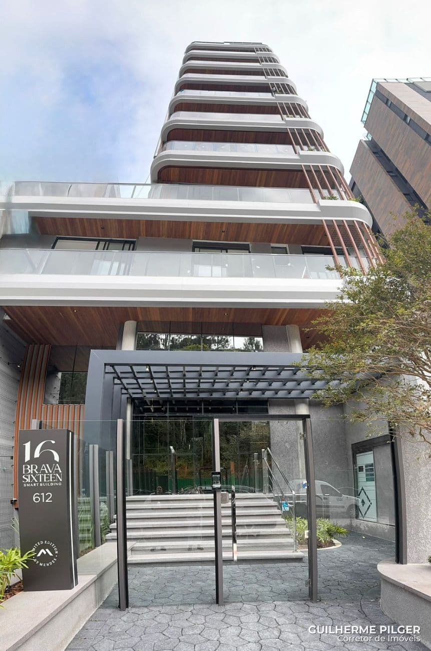 Apartamento no Ed. Brava Sixteen na Praia Brava em Itajaí — foto 1