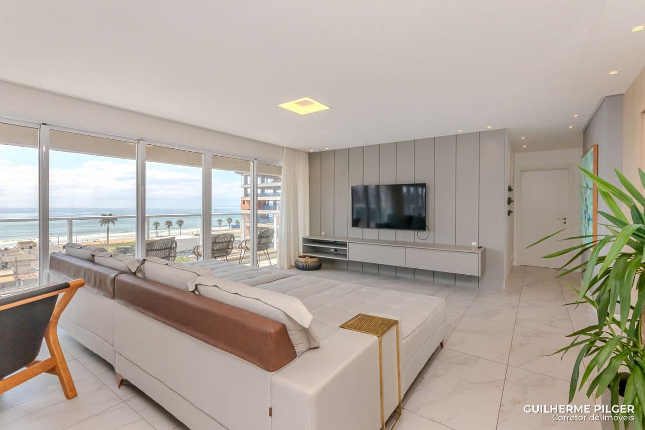 Apartamento no Ed. Brava Arts by Romero Britto na Praia Brava — foto 1