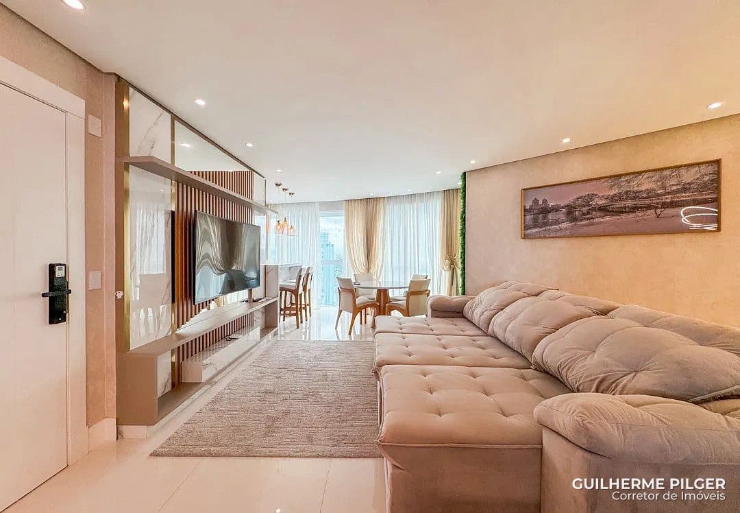Apartamento no Ed. Magnifique Tower em Balneário Camboriú — foto 1