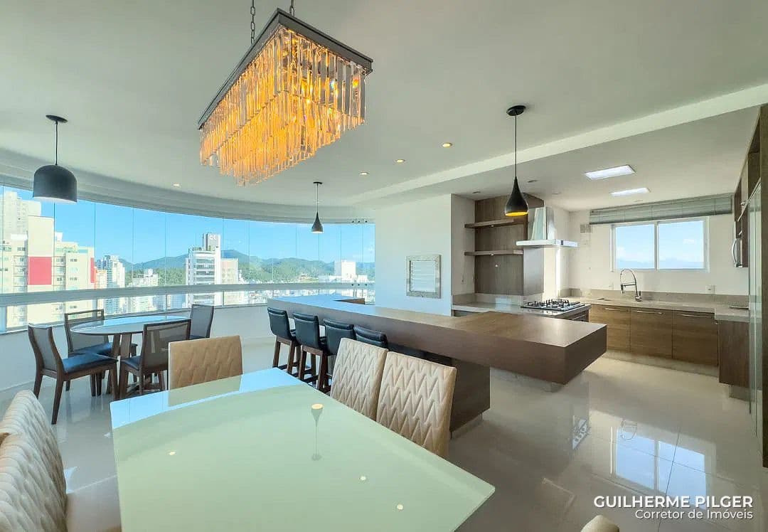 Apartamento à venda no Edifício Torre D'Veneza no Centro de Balneário Camboriú — foto 1