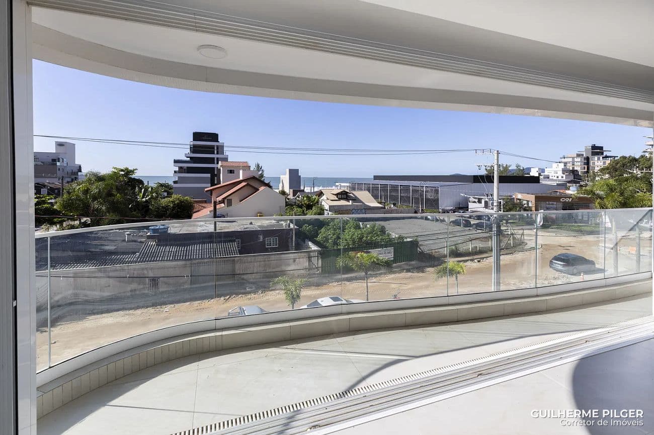 Apartamento no Edifício Le Blanc na Praia Brava em Itajaí — foto 1