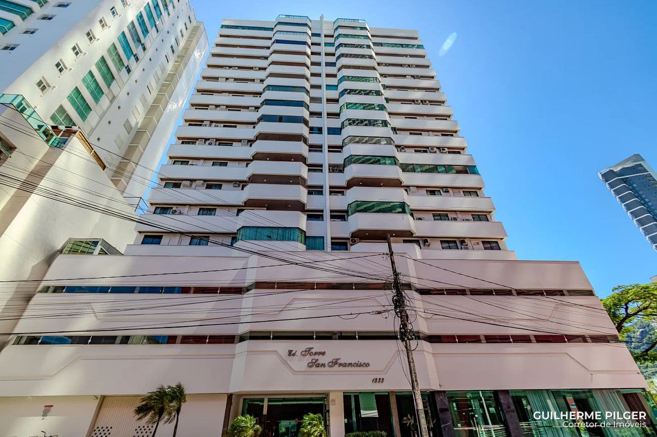 Apartamento no Edifício Torre de São Francisco em Balneário Camboriú — foto 1