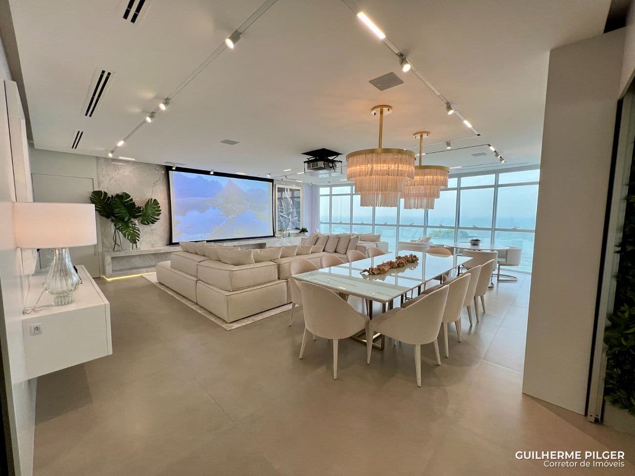 Apartamento no Edifício Millennium Palace em Balneário Camboriú — foto 1