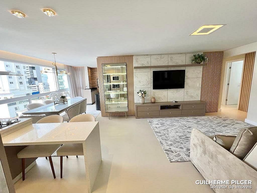 Apartamento no Ed. Porto di Bari em Balneário Camboriú — foto 1