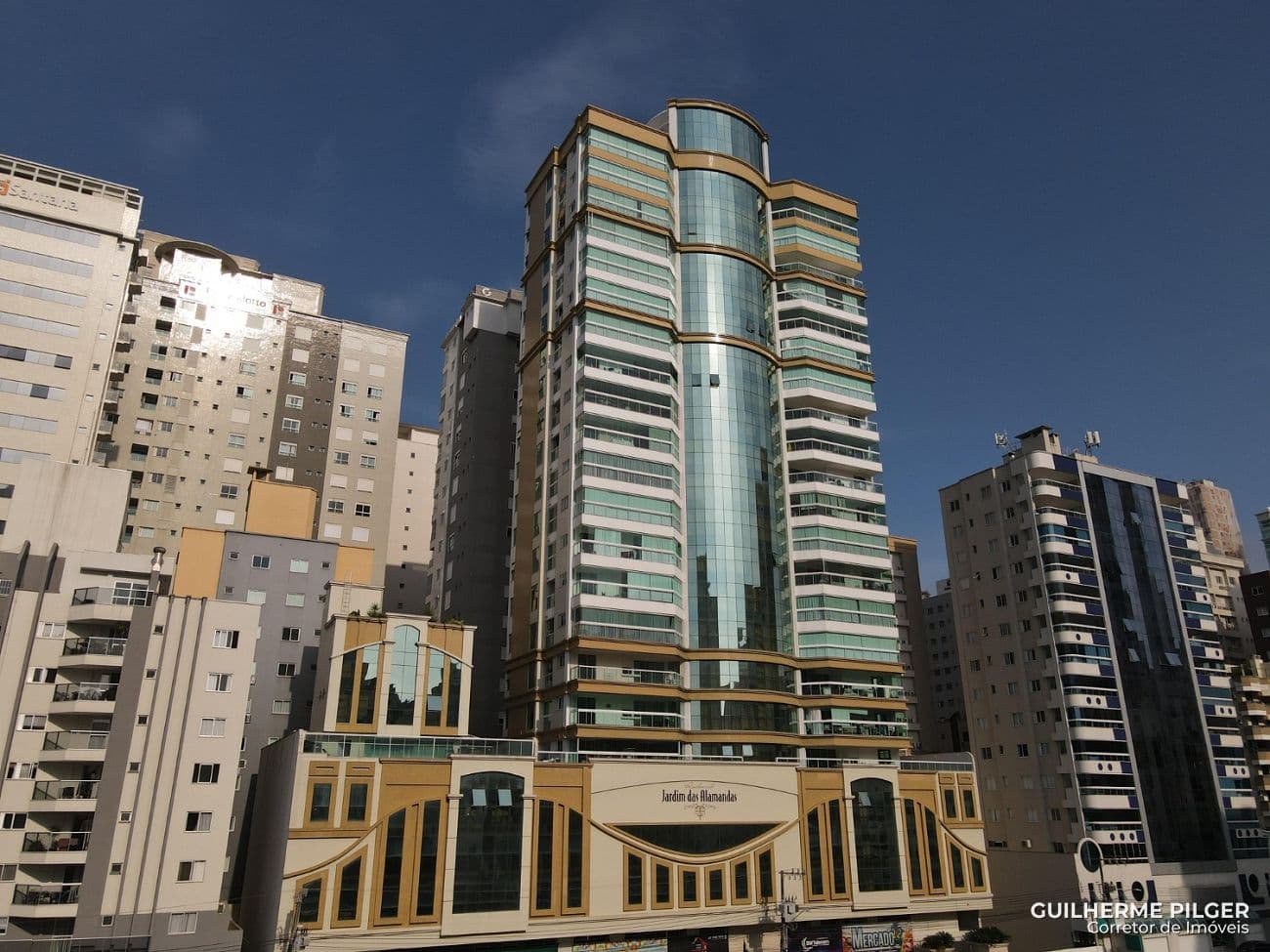 Apartamento no Edifício Jardim das Alamandas em Itapema — foto 1