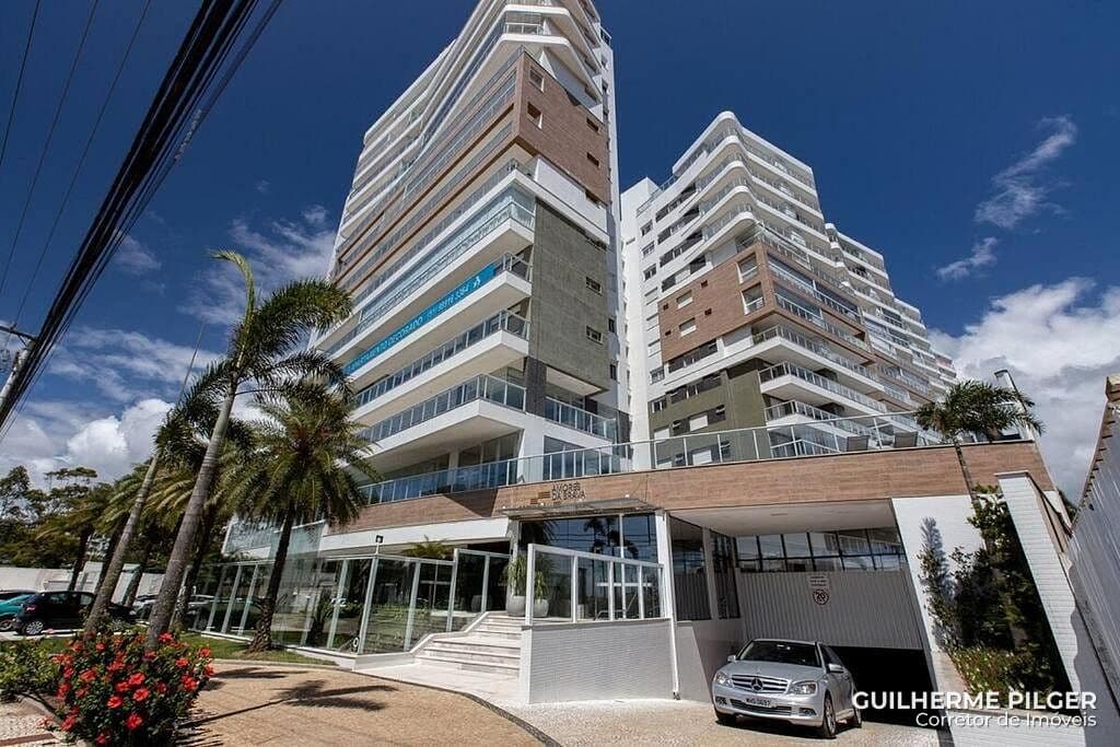 Apartamento no Ed. Home Clube Amores da Brava — foto 1