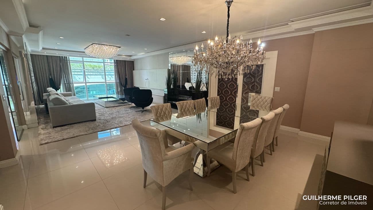 Apartamento no Ed. Atlantic Paradise em Meia Praia em Itapema — foto 1