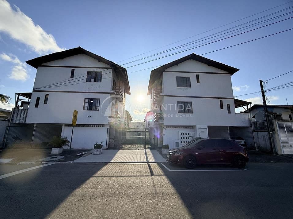 Sobrado 2 dormitórios Vila Real Balneario Camboriu — foto 1