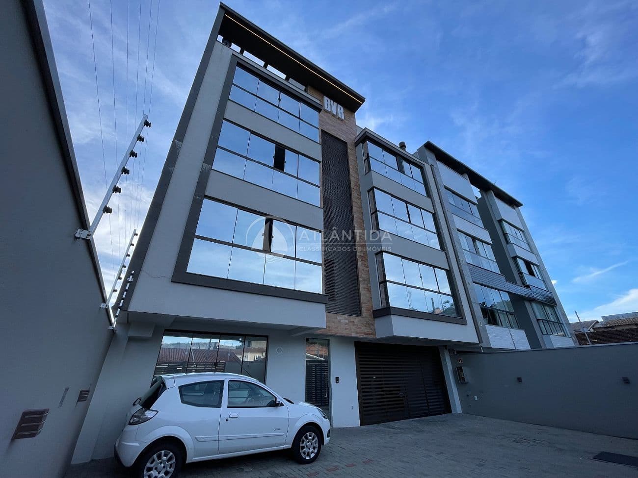 Apartamento térreo 3 dormitórios e 2 vagas - Centro - Camboriú — foto 1