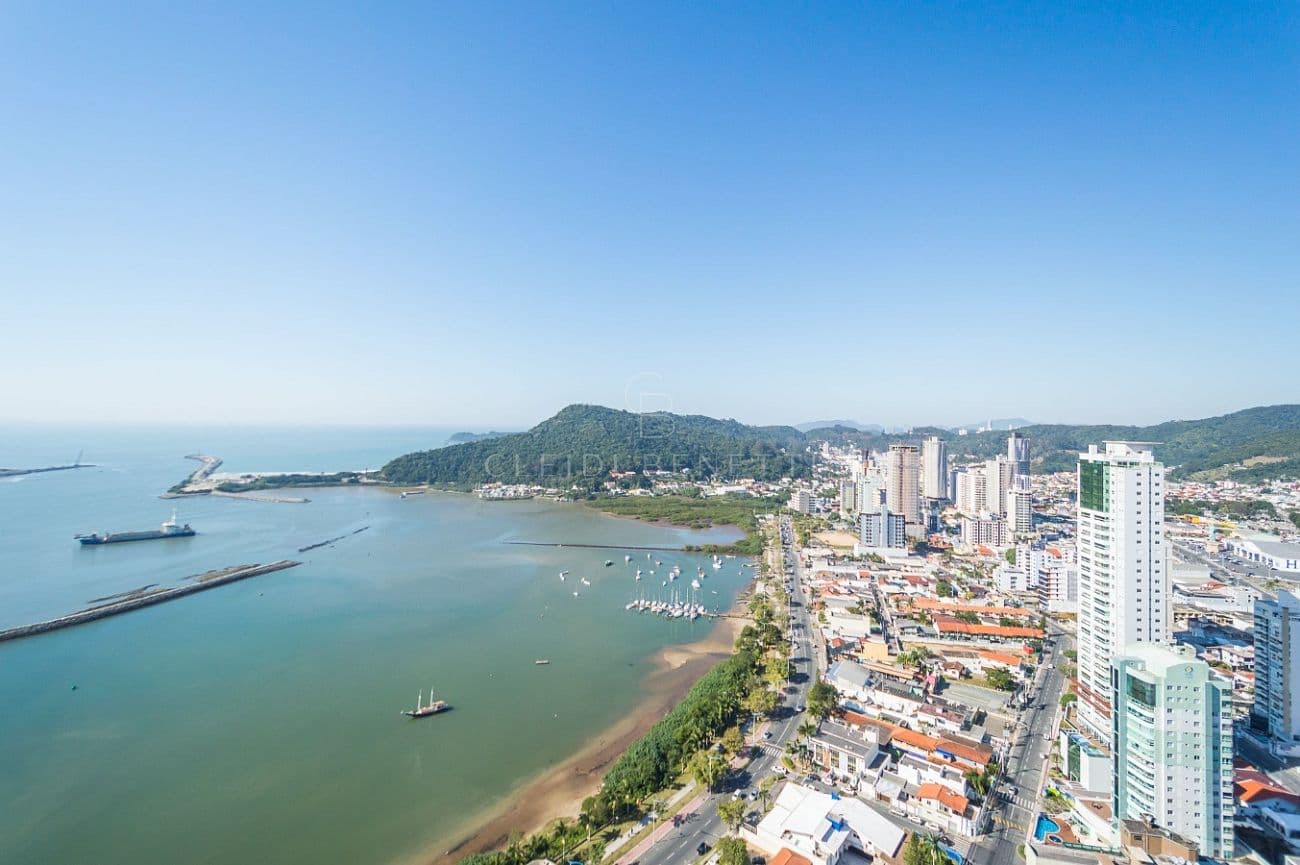 Cobertura mobiliada com 3 suítes, Fazenda - ITAJAÍ — foto 1