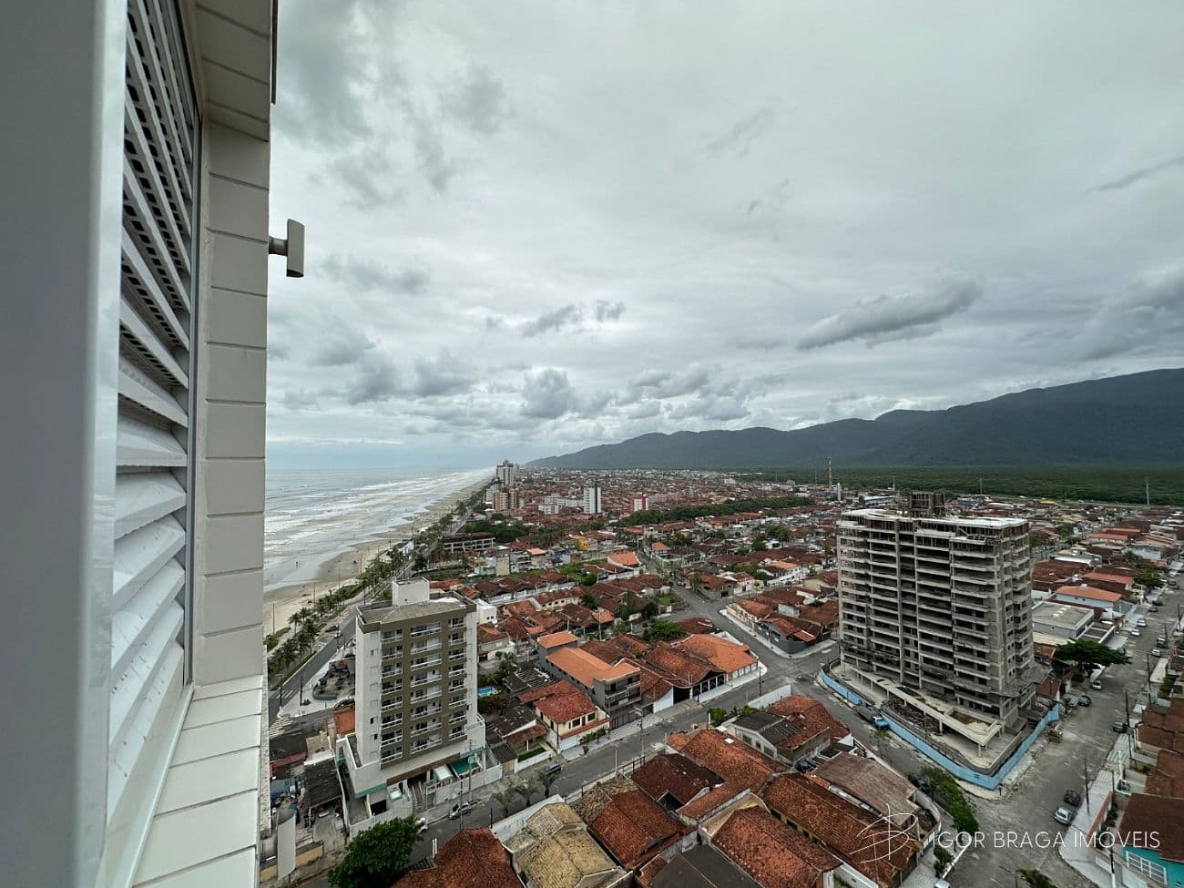 EXCELENTE APARTAMENTO COM VISTA MAR E COM LAZER COMPLETO — foto 1