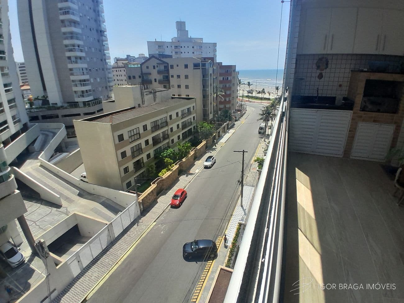 INCRÍVEL APARTAMENTO Á 10M DO MAR COM LAZER COMPLETO — foto 1