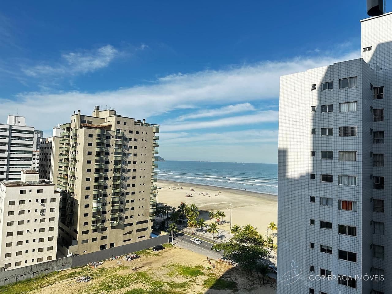 INCRÍVEL APARTAMENTO Á 70M DO MAR COM LAZER COMPLETO — foto 1