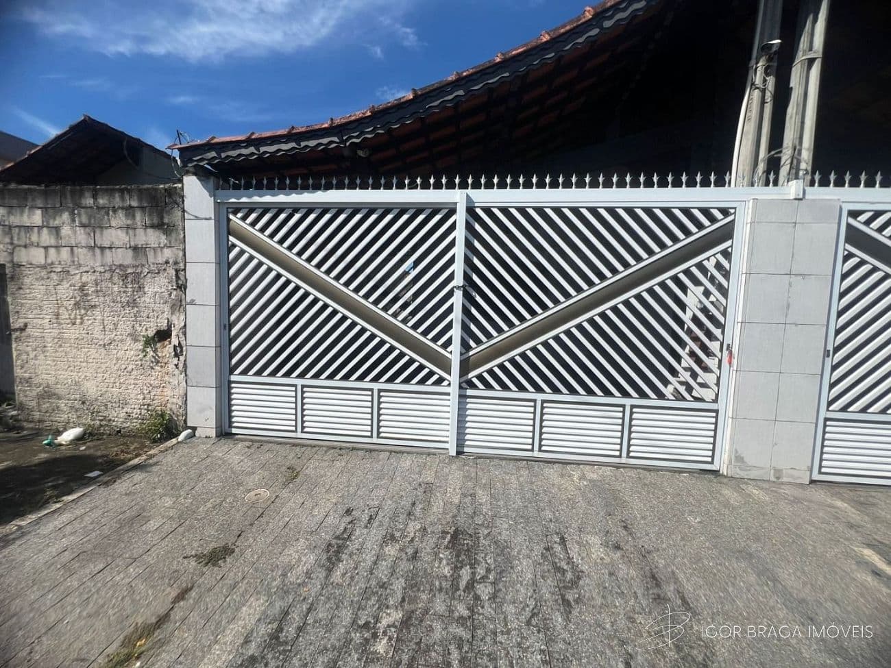 EXCELENTE CASA, AMPLA E COM ÁREA DE LAZER — foto 1