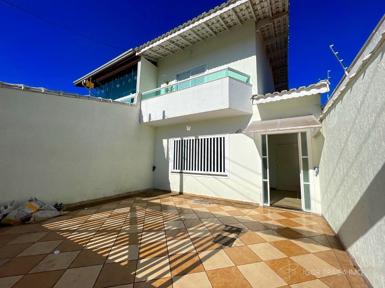 EXCELENTE SOBRADO, AMPLO E À 800M DO MAR — foto 1