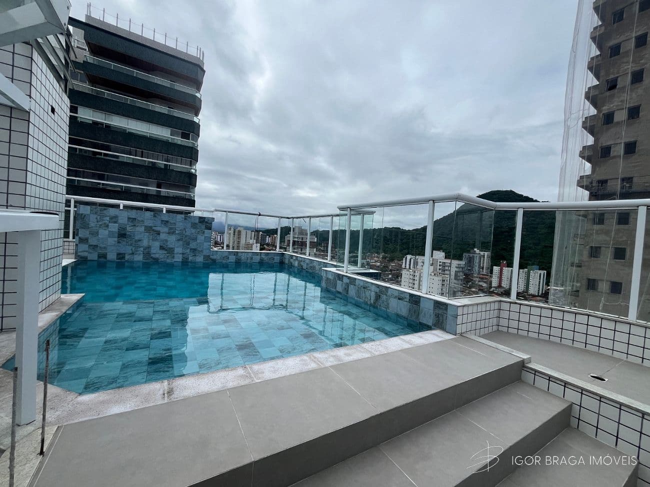 EXCELENTE COBERTURA, À 400M DO MAR E LAZER COMPLETO — foto 1