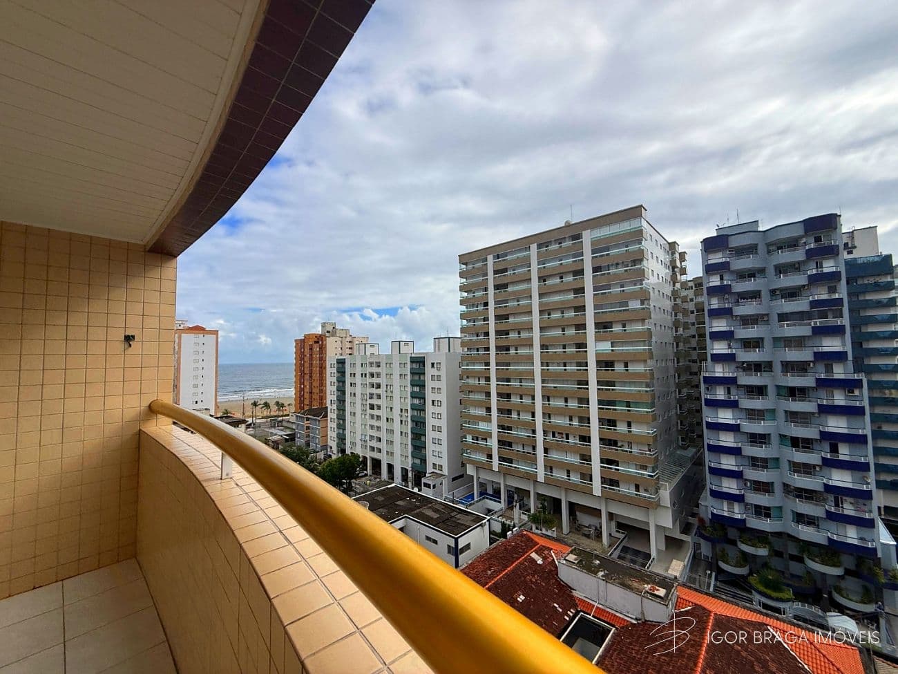 BELÍSSIMO APARTAMENTO, À 250M DO MAR E  LAZER COMPLETO — foto 1