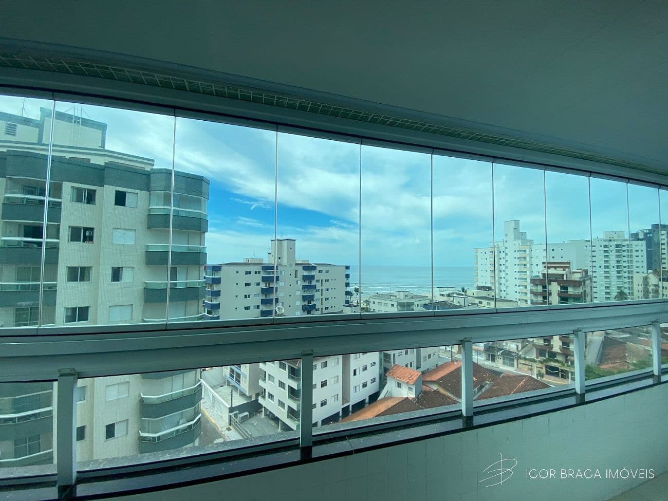 BELÍSSIMO APARTAMENTO, À 80M DO MAR E LAZER COMPLETO — foto 1