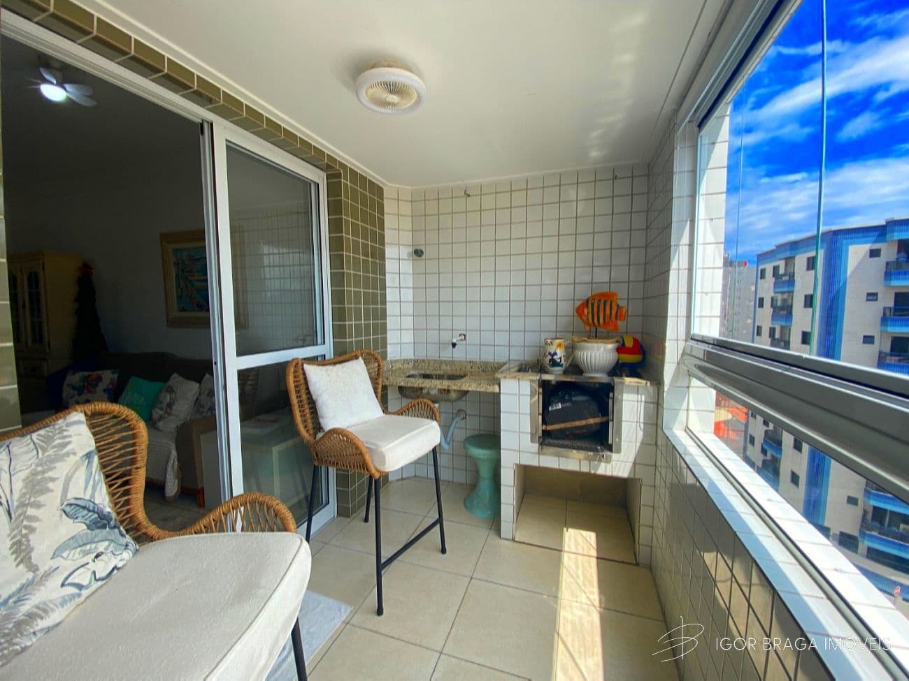 EXCELENTE APARTAMENTO, À 240M DO MAR E LAZER — foto 1