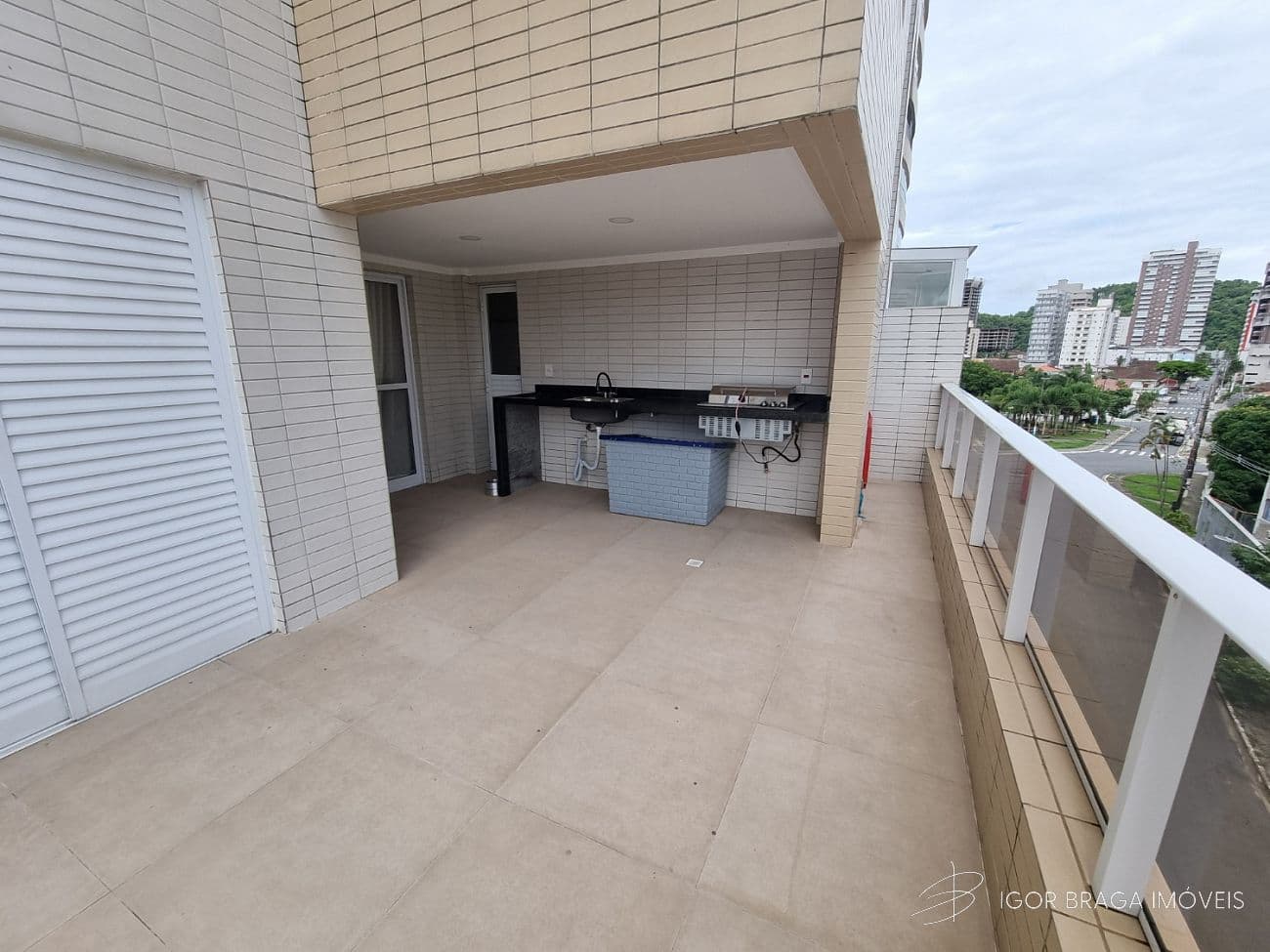 EXCELENTE APARTAMENTO, À 600M DO MAR E LAZER COMPLETO — foto 1