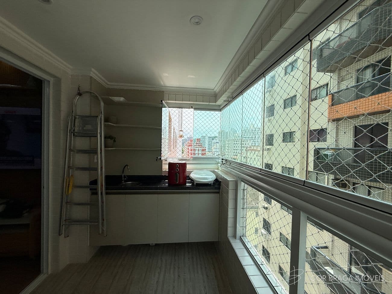BELÍSSIMO APARTAMENTO, Á 100M DO MAR E LAZER COMPLETO — foto 1