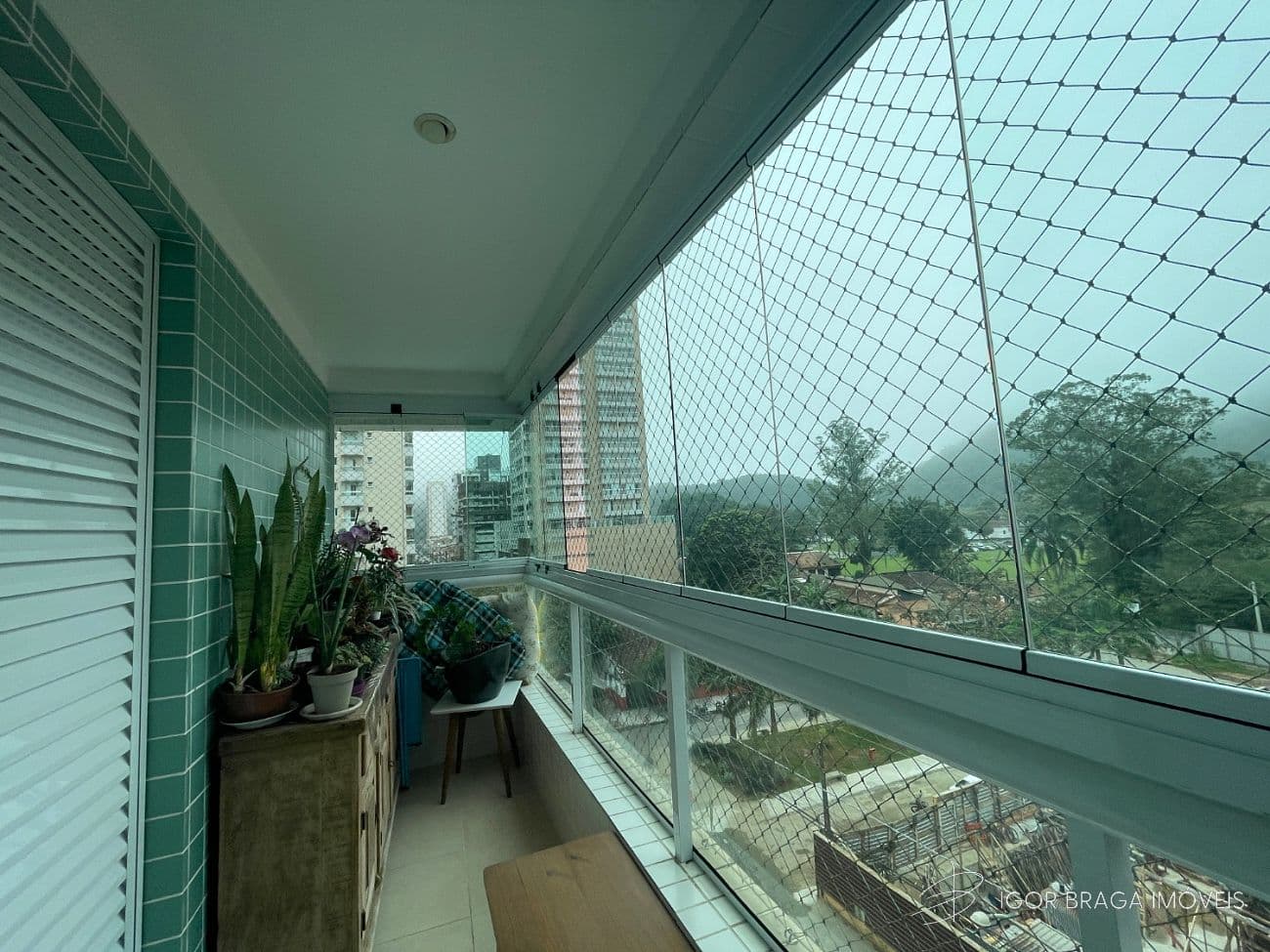 EXCELENTE APARTAMENTO COM ÁREA DE LAZER PRIVATIVA COMPLETA! — foto 1