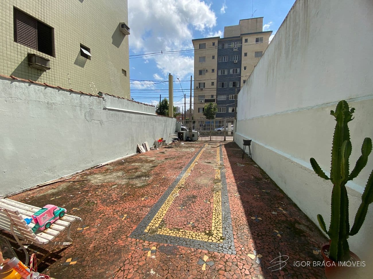 TERRENO AMPLO E À 500M DO MAR — foto 1