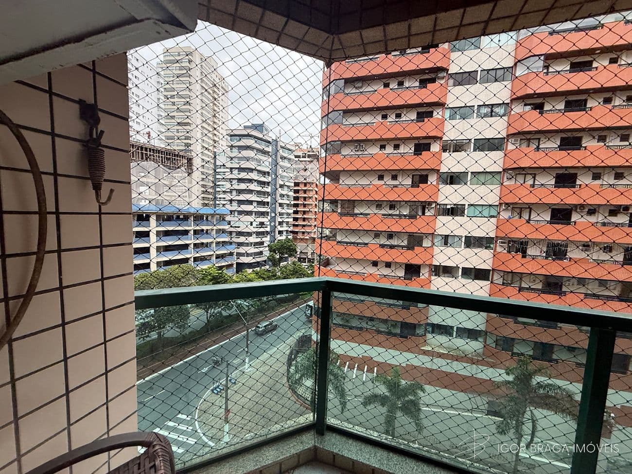 BELÍSSIMO APARTAMENTO, AMPLO E À 200M DO MAR — foto 1