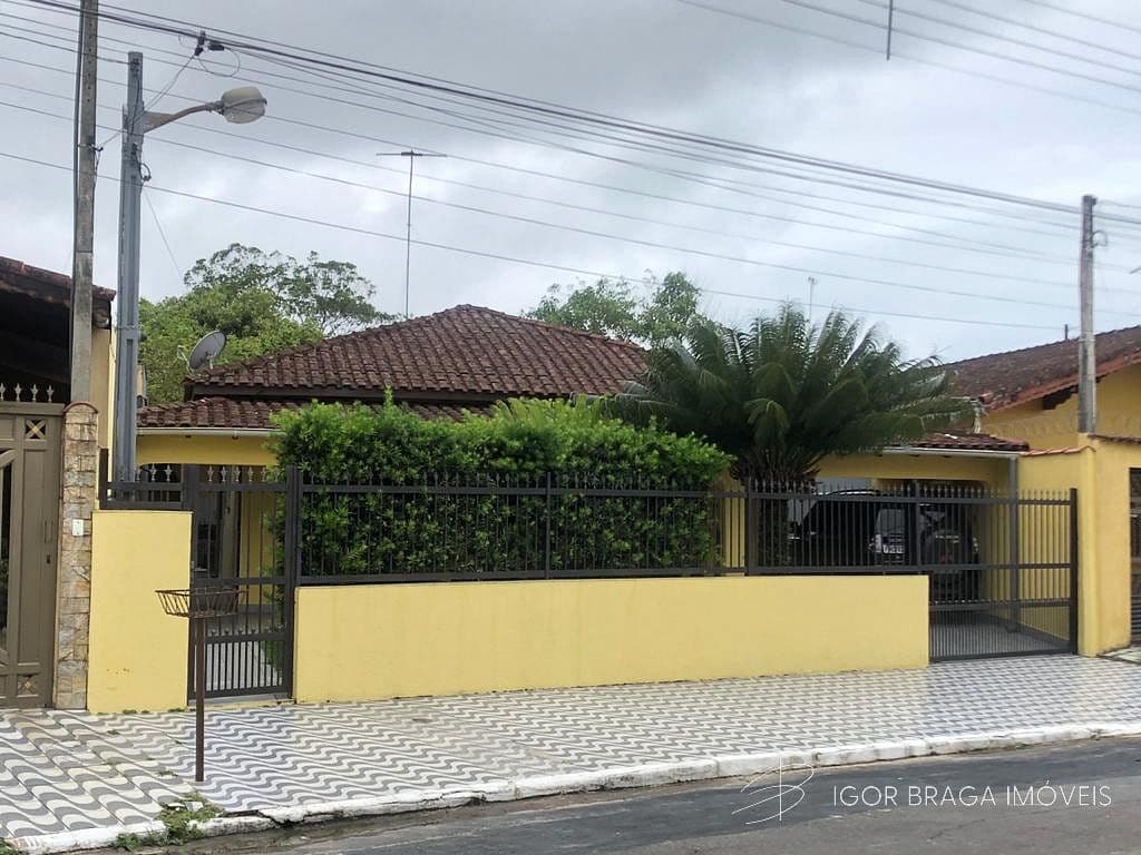 EXCELENTE CASA, AMPLA E COM ÁREA DE LAZER — foto 1