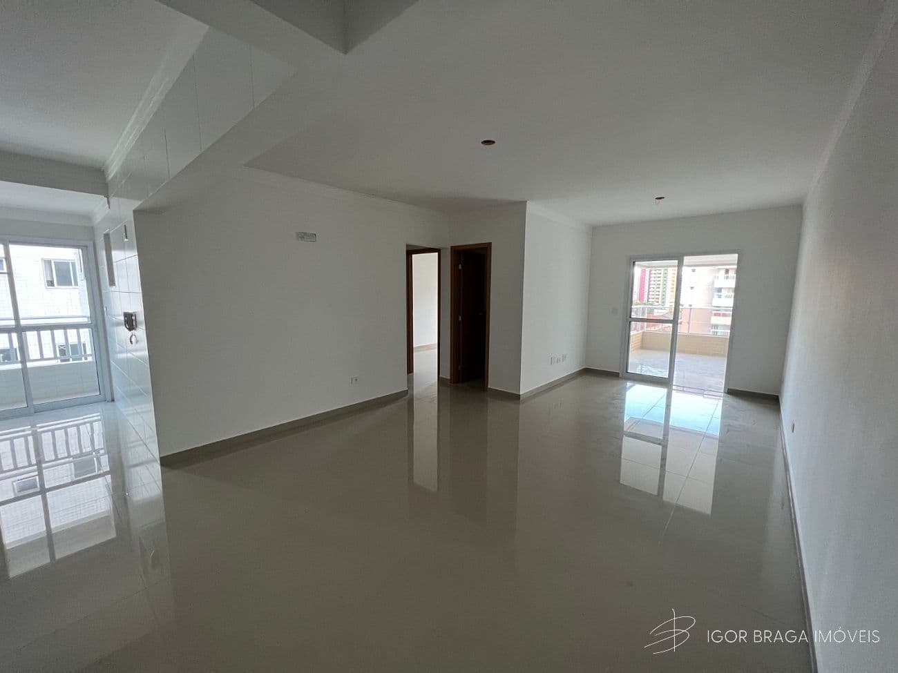 BELÍSSIMO APARTAMENTO, AMPLO, ACABAMENTO FINO E LAZER COMPLETO — foto 1