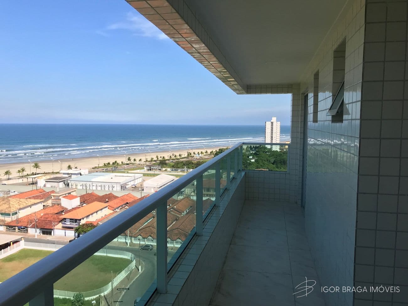 BELÍSSIMO APARTAMENTO, AMPLO, ACABAMENTO FINO E LAZER COMPLETO — foto 1