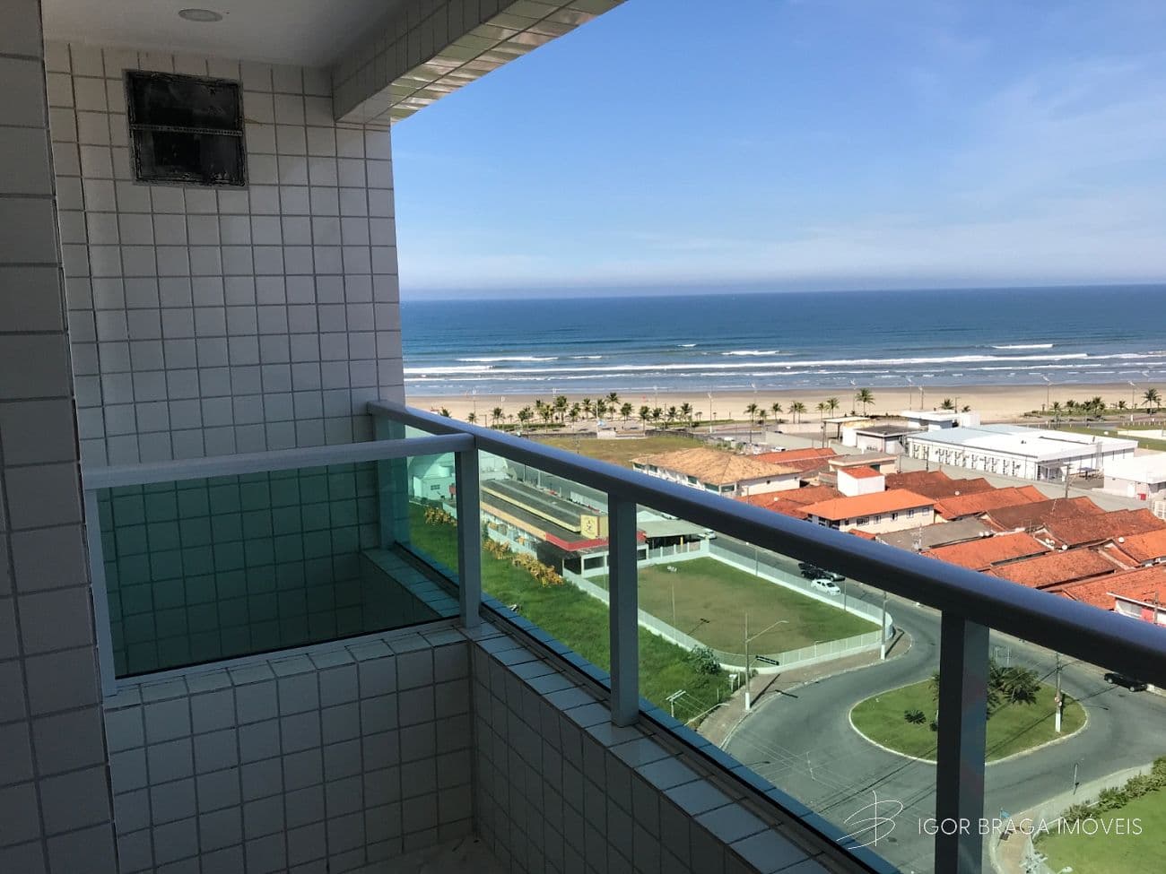 BELÍSSIMO APARTAMENTO, AMPLO, ACABAMENTO FINO E LAZER COMPLETO — foto 1