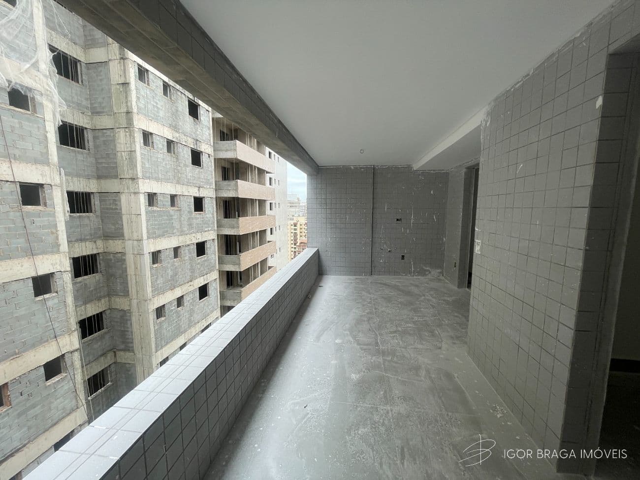 BELÍSSIMO APARTAMENTO, À 80M DO MAR E LAZER COMPLETO — foto 1
