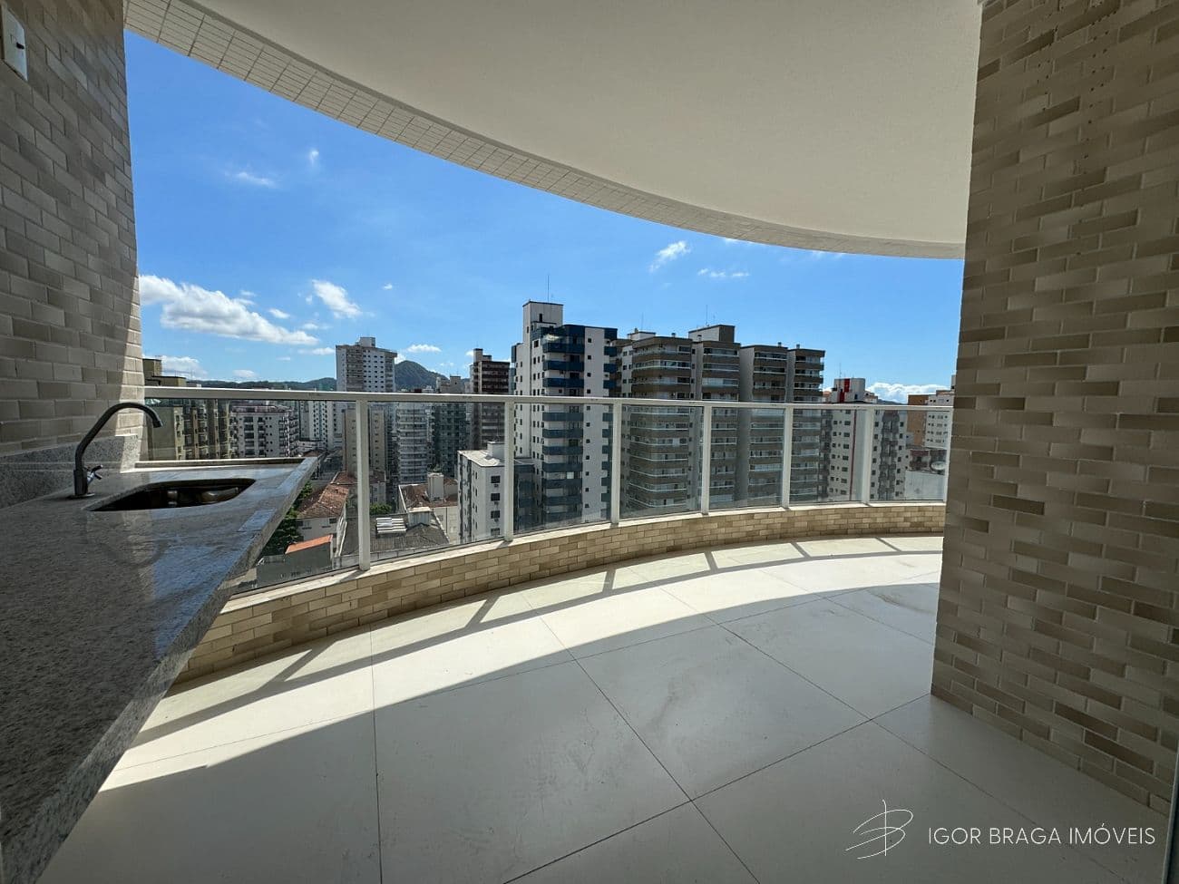 BELÍSSIMO APARTAMENTO, AMPLO, ACABAMENTO FINO E LAZER COMPLETO — foto 1