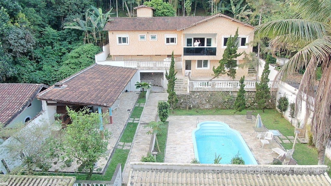 BELISSÍMA CASA INTEGRADA COM A NATUREZA — foto 1