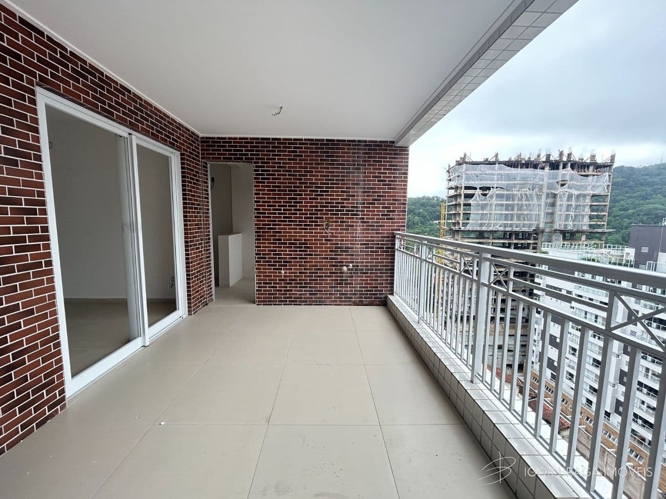 INCRÍVEL APARTAMENTO COM MAIS DE 30 ITENS DE LAZER À 600M DO MAR — foto 1