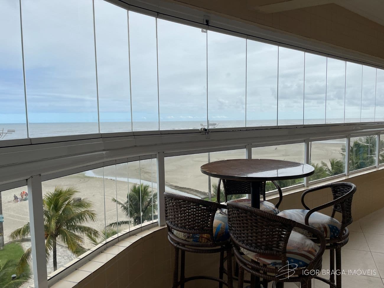 EXELENTE APARTAMENTO FRENTE MAR — foto 1