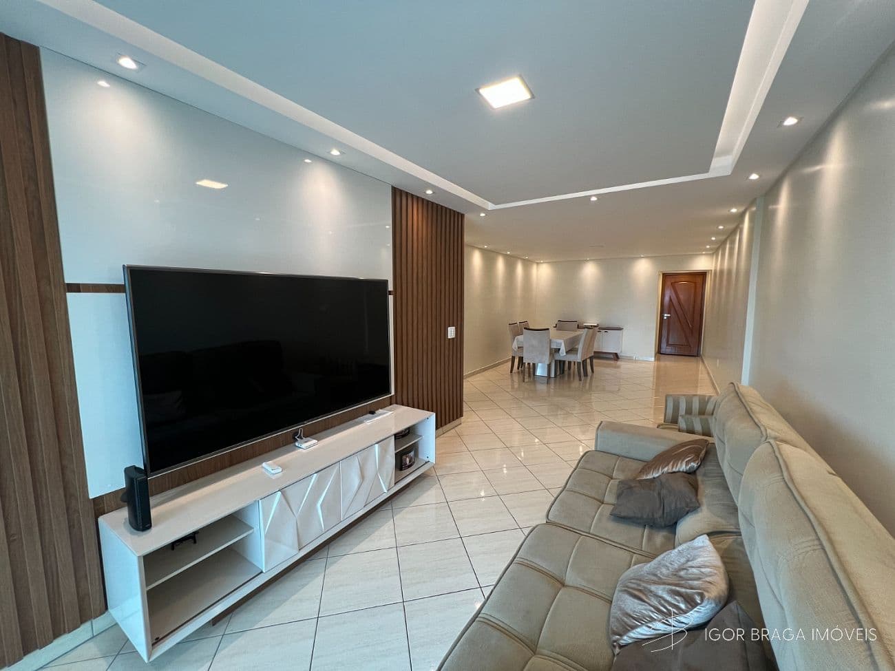 EXCELENTE APARTAMENTO, FINO ACABAMENTO À 70M DO MAR — foto 1