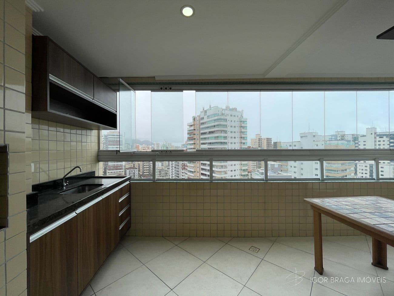 EXCELENTE APARTAMENTO AMPLO, VISTA MAR E LAZER COMPLETO — foto 1