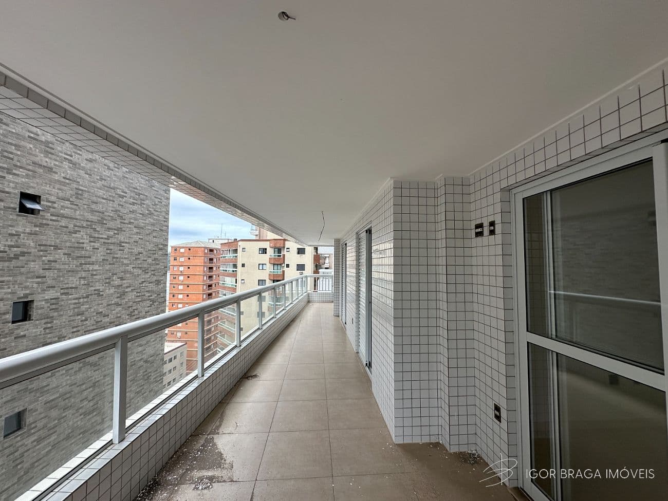 BELÍSSIMO APARTAMENTO, AMPLO E LAZER COMPLETO — foto 1