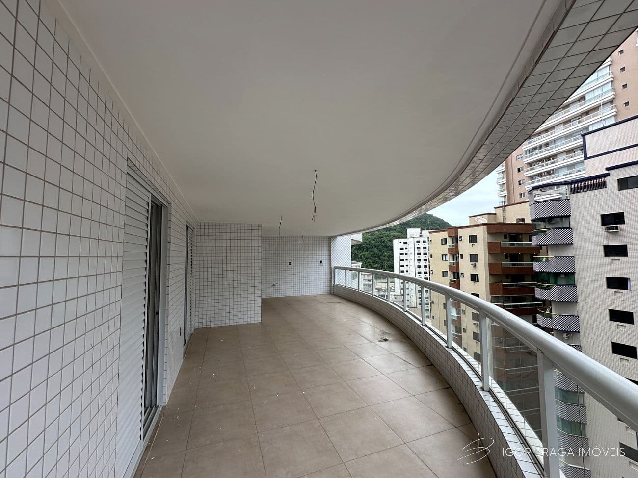 EXCELENTE APARTAMENTO, AMPLO E LAZER COMPETO — foto 1