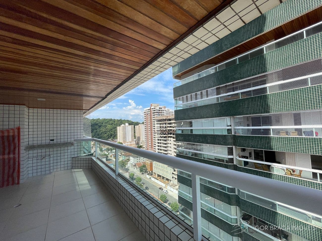 BELÍSSIMO APARTAMENTO, À 650m DO MAR E LAZER COMPLETO — foto 1