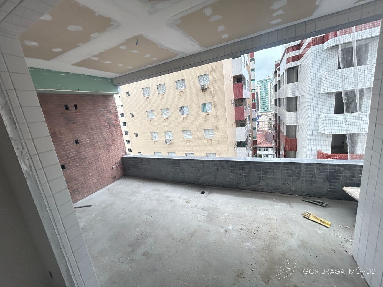 EXCELENTE APARTAMENTO AMPLO, ACABAMENTO FINO E LAZER COMPLETO — foto 1