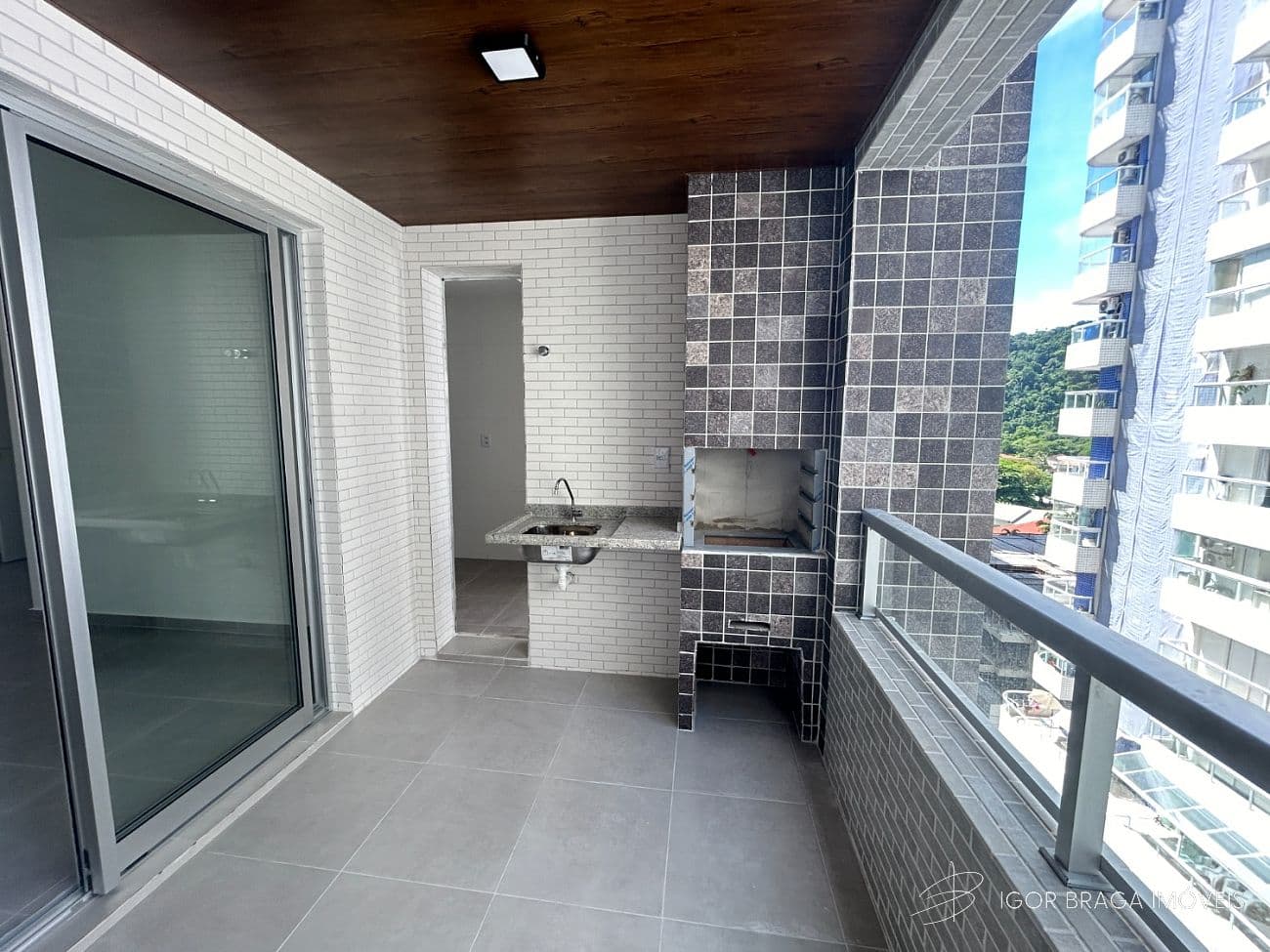 BELÍSSIMO APARTAMENTO, À 550m DO MAR E LAZER COMPLETO — foto 1