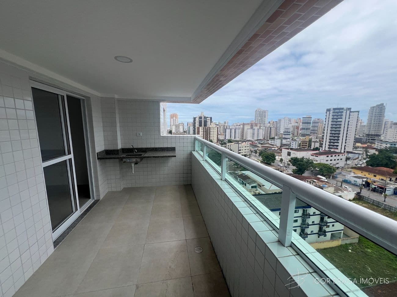 EXCELENTE APARTAMENTO, AMPLO, ACABAMENTO FINO E LAZER COMPLETO — foto 1