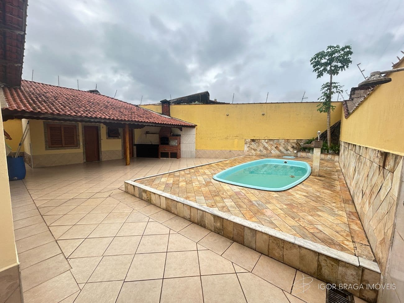 BELÍSSIMA CASA  AMPLA, ACABAMENTO FINO E LAZER COMPLETO — foto 1