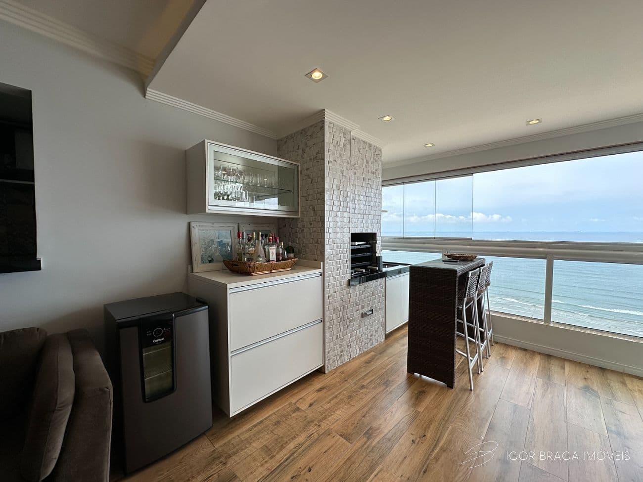 BELÍSSIMO APARTAMENTO AMPLO, ACABAMENTO FINO E LAZER COMPLETO — foto 1