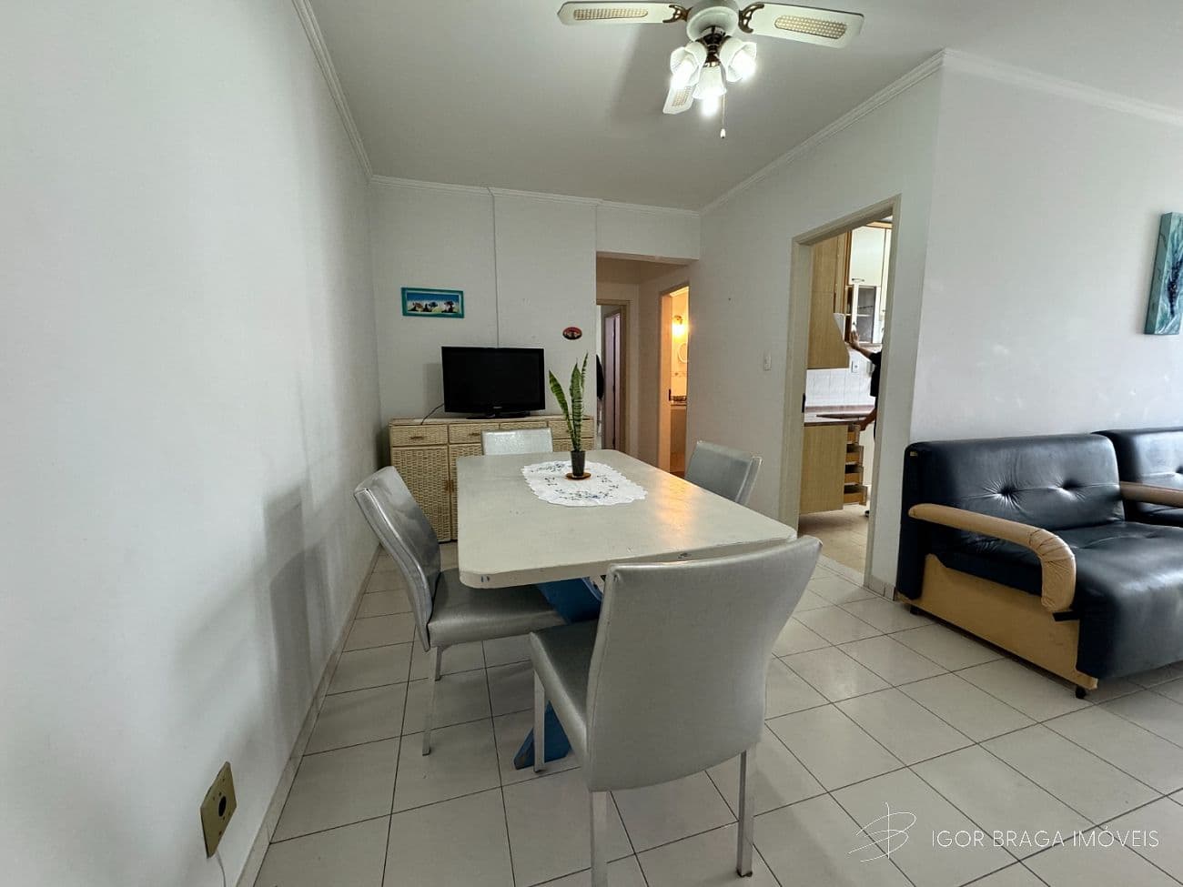 EXCELENTE APARTAMENTO AMPLO, COM ACABAMENTO FINO E FRENTE MAR — foto 1